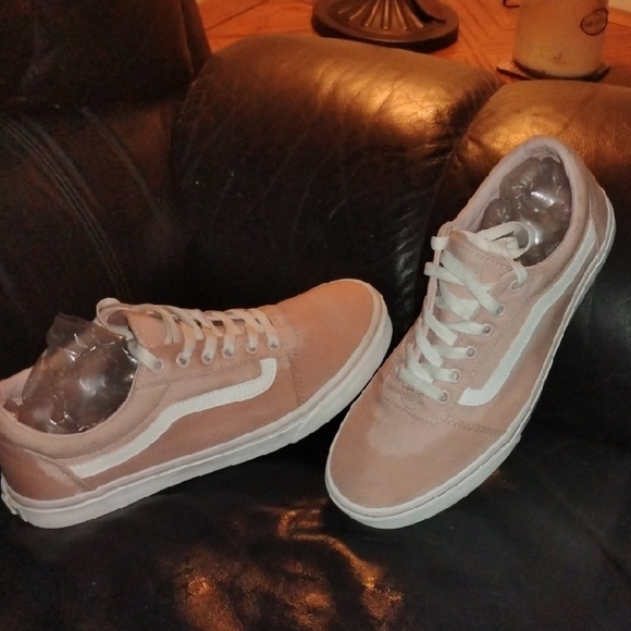Vans Women's Light Pink Sneakers Women's 10/ Mens 8.5 - Picture 3 of 15